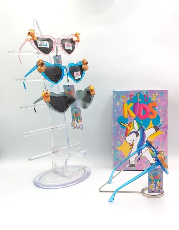 Lentes de Sol para Niños Delux Kids Corazón capibara Caja 12 Pz SP66213