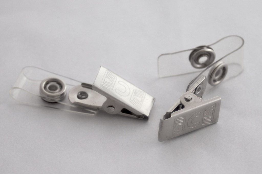 CAIMAN METALICO CON TIRA DE PLASTICO Y BROCHE 500/5,000 PZ