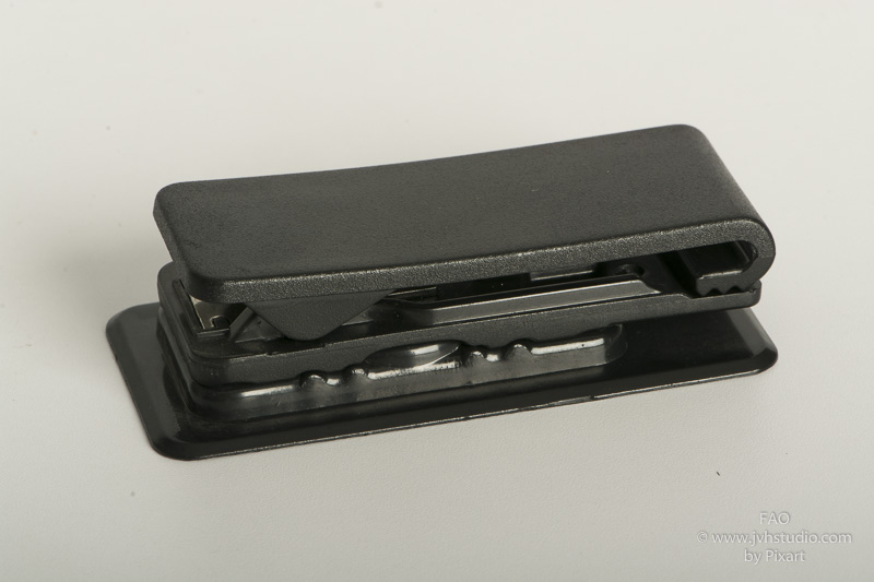 CLIP DE PLASTICO PARA FUNDA DE CELULAR 150/750 PZ