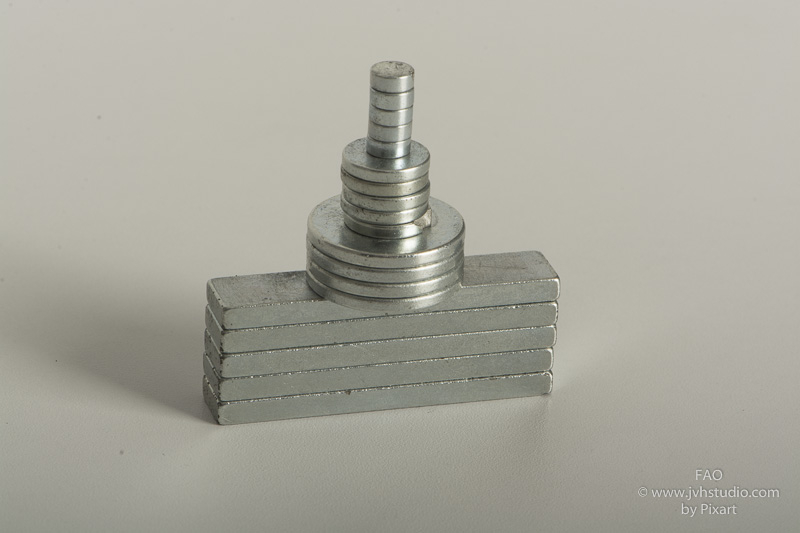 BROCHE DE IMÁN PLANO EXTRA FUERTE SIN ACABADO DE 18 MM. 696/5,568 PZ